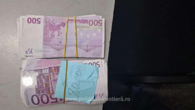 Nyolcvanezer eurót rejtett a zoknijába, így akart átjutni a határon egy román férfi