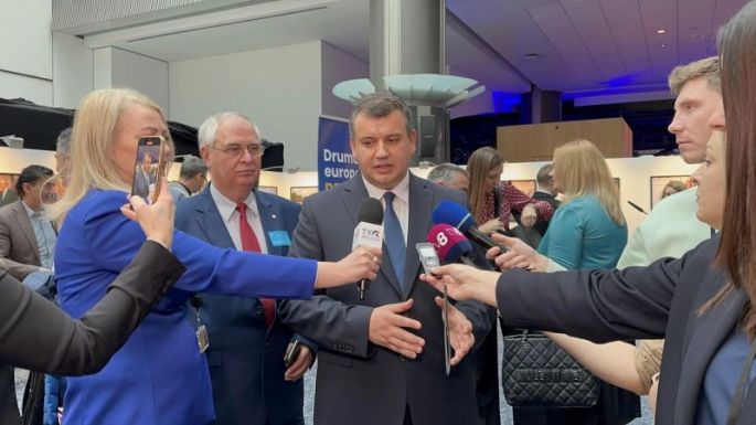 Eugen Tomac: az osztrák kancellár elutasított minden racionális érvet