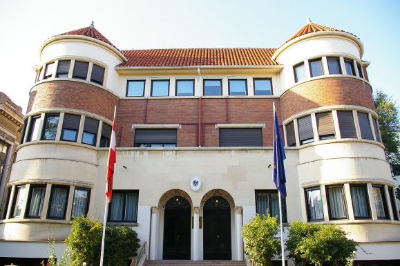 Bekérette a külügy az osztrák nagykövetet: Ausztria magatartásának elkerülhetetlen következményei lesznek