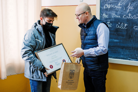 Jutalmat kapott a becsületes szatmári diák