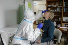 Országosan alig több, mint négyezer háziorvos kötött szerződést koronavírustesztek elvégzésére