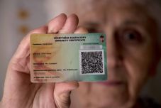 Tovább lesz érvényes a védettségi igazolvány Magyarországon