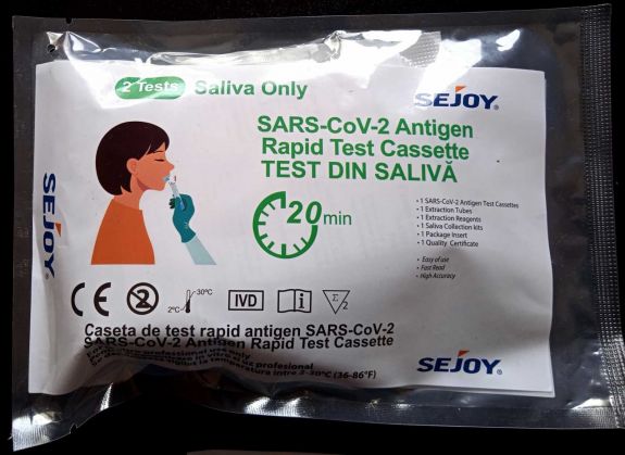 Az utóbbi héten 8005 nyálteszt lett pozitív, de kevesebb mint 60 százalékukat erősítette meg PCR-teszt is