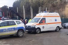 Beszakadt a folyó jege két kisgyermek alatt, nem tudták megmenteni az életüket