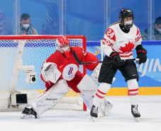 Peking 2022: maszkban hokiztak a kanadaiak és az oroszok