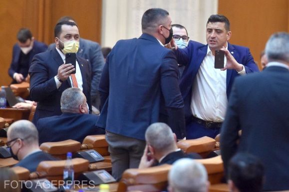 Szigorította a házszabályt a képviselőház a további botrányok megelőzése érdekében