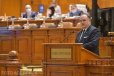 Ovidiu Ganţ szerint „lenácizta” őt az AUR-os képviselő a házszabály szigorításának vitáján