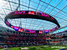 NFL: Hollywoodi csillogás várható az idei Super Bowlon