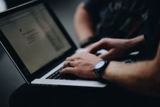 Eurómilliókat költhetnek el digitális kompetenciafejlesztésre