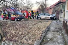 Kirepült autójából egy nő, a helyszínen életét vesztette