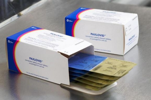 Kína feltételes engedélyt adott a Pfizer Covid-19 kezelésére fejlesztett gyógyszerének