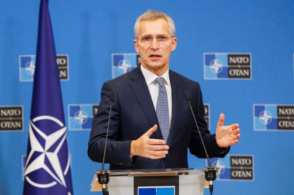 Stoltenberg: a NATO továbbra sem látja jelét az orosz csapatkivonásnak