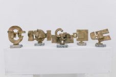 Brâncuși-inspirálta alkotásokból nyílt kiállítás Szatmárnémetiben