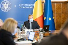 FRISSÍTVE – Öt százalékra csökkentenék az energia áfáját és értékjegyekkel támogatnák a rászorulókat