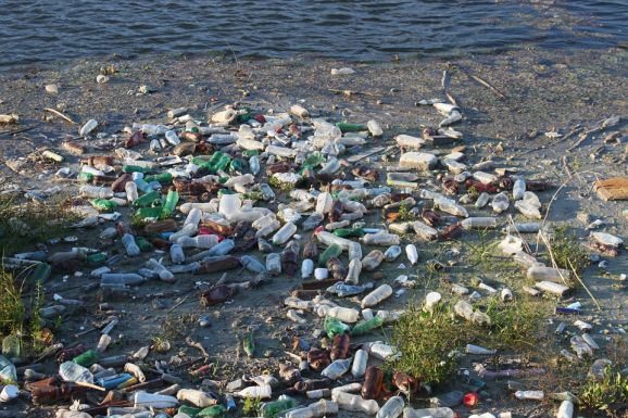 Folyami hulladékgyűjtő hajót küldenek Romániába