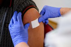 Ezernél kevesebben kapták meg a koronavírus elleni vakcina első dózisát az elmúlt 24 órában