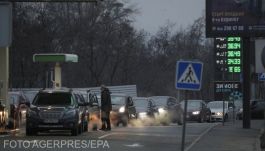 Ukrajna: sorok a határátkelőkön és a benzinkutaknál