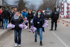 Jelenleg 25 ezer ukrán állampolgár tartózkodik Romániában – Érkeznek a felajánlások