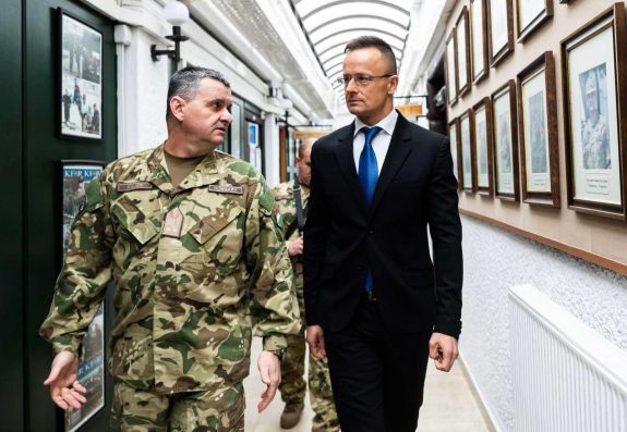 Magyarország nem engedélyezi az Ukrajnába tartó fegyverek átszállítását az ország területén