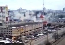 FRISSÍTVE – Nehéztüzérséggel lövik az oroszok Harkivet 