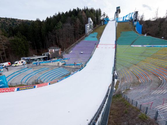 Négysáncverseny: szerdára halasztották az innsbrucki fordulót