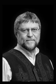 Gyász – elhunyt Deák Gyula Levente, a Háromszék Táncegyüttes igazgatója