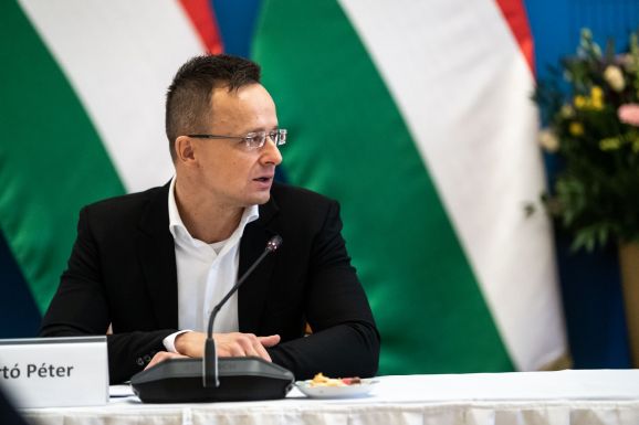Szijjártó: elfogadhatatlan a magyar közösség jogainak folyamatos csorbítása Ukrajnában