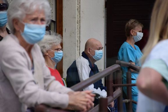 Ismét kötelező a maszk viselése: a Maros megyei prefektusi hivatal ismertette a részleteket