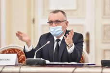 Hosszabb tanítási időszakot vezetne be a 2022–2023-as tanévben az oktatási miniszter