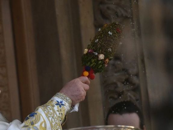 Fertőzötten járt házat szentelni egy Kolozs megyei pópa