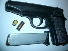 Europol: több mint 1 530 lőfegyvert koboztak el összehangolt műveletekben Európa-szerte