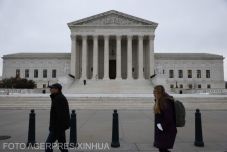 Az amerikai alkotmánybíróság felfüggesztette Joe Biden oltásra és tesztelésre vonatkozó rendeletét