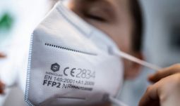 Franciaországban ötmillió FFP2 maszkot osztanak szét a tanároknak