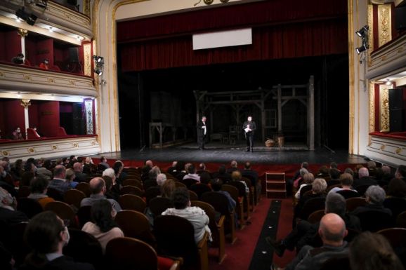Kiállítással és „a Nemzeti” díszelőadásával indult a szatmári színház 130 éves jubileumi rendezvénysorozata