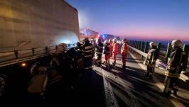 FRISSÍTVE – Hárman meghaltak egy súlyos balesetben Nagylak előtt az autópályán