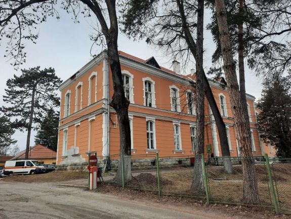Még mindig vizsgálják, pontosan hogyan fertőződhettek meg a csíkszeredai szemészet páciensei