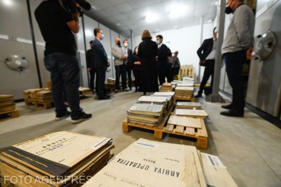 Elküldték a katonai ügyészségnek a gyerekeket beszervező szekus tisztek adatait