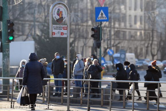 FRISSÍTVE - Megbénult a bukaresti tömegközlekedés a járművezetők spontán munkabeszüntetése miatt