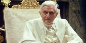 Gyermekmolesztálási ügyek eltussolásával vádolják XVI. Benedek pápát