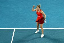 AusOpen: Simona Halep lemosta a pályáról brazil ellenfelét