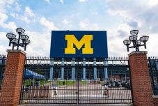 A Michigani Egyetem 490 millió dollár kárpótlást fizet egy szexuális zaklatási botrány áldozatainak