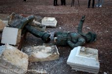 Ledöntötték egy konkvisztádor szobrát Puerto Ricóban a spanyol király látogatása előtt