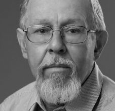 Elhunyt Nagy Endre kolozsvári díszlettervező, grafikus