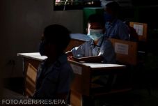 Több gyerek nem tud olvasni, nem érti a matematikát, éhezik: óriási károkat okoz az oktatásban a járvány