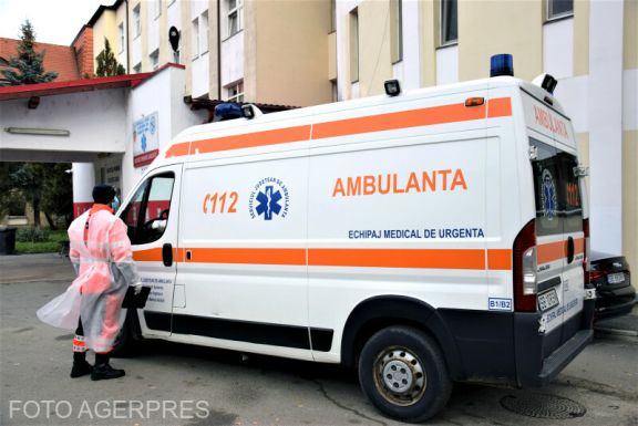 Hűléssel fordult orvoshoz, a mentőautóban halt meg a 15 éves lány