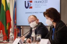 Egyelőre nem hívják haza a román diplomatákat Ukrajnából