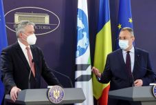 Ciucă szerint a lakosság érdekeit tartják szem előtt az adóemelés és a nyugdíjreform tekintetében is