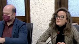 Az RMDSZ-es frakcióvezető szavába vágott Claudiu Maior, mert magyarul kezdte a beszédét