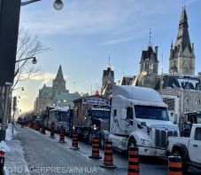 Tiltakozási hullám Kanadában, több tízezer kamionos indult a fővárosba