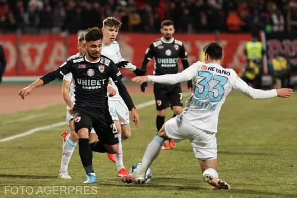 Liga 1: „eldőlt a pálya” a fővárosi rangadón 